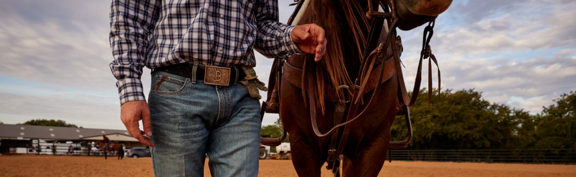 Front Page -Cowboy Couture Shop Cowboy boots with jeans